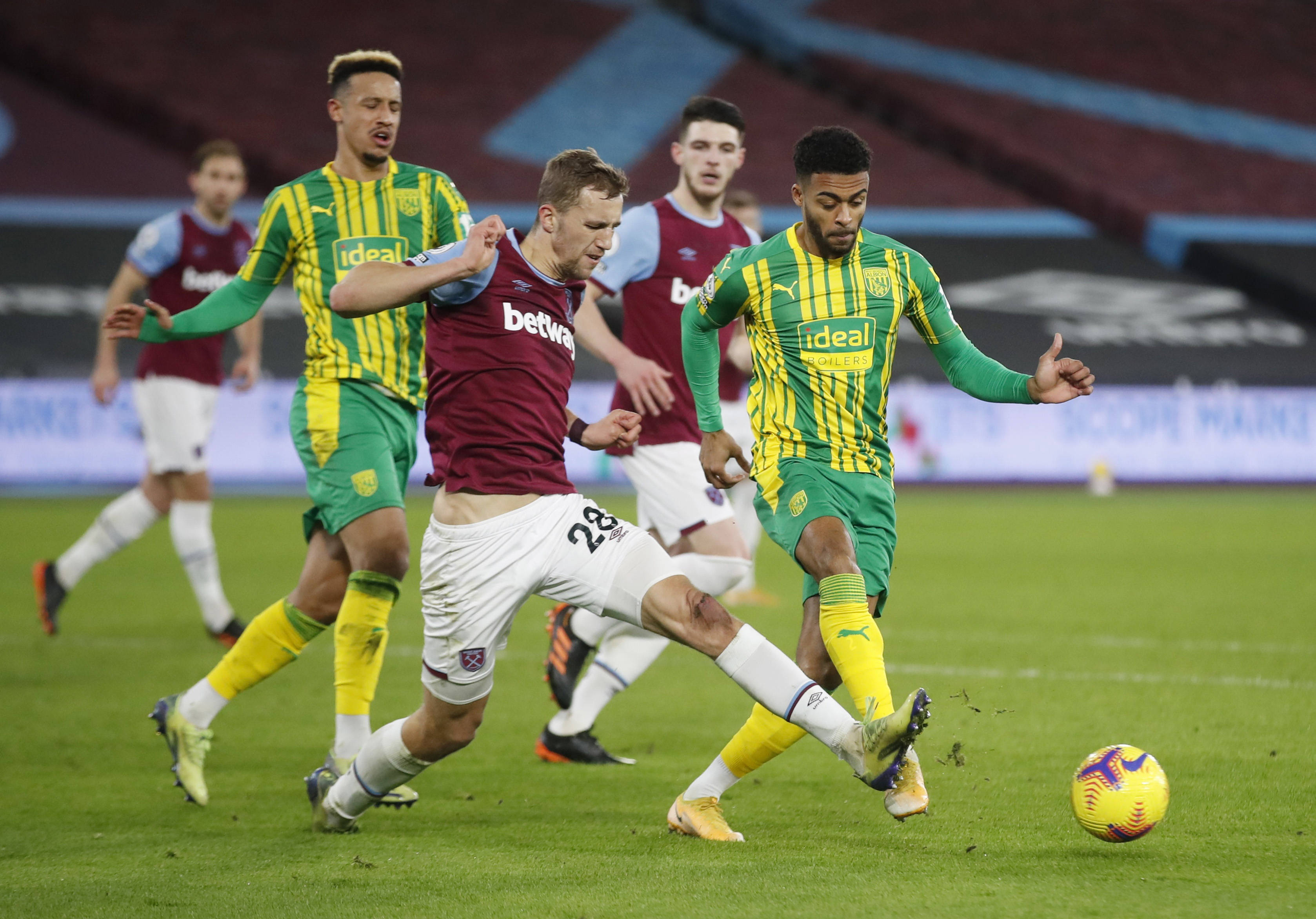 在本届游泳 在本届游泳
